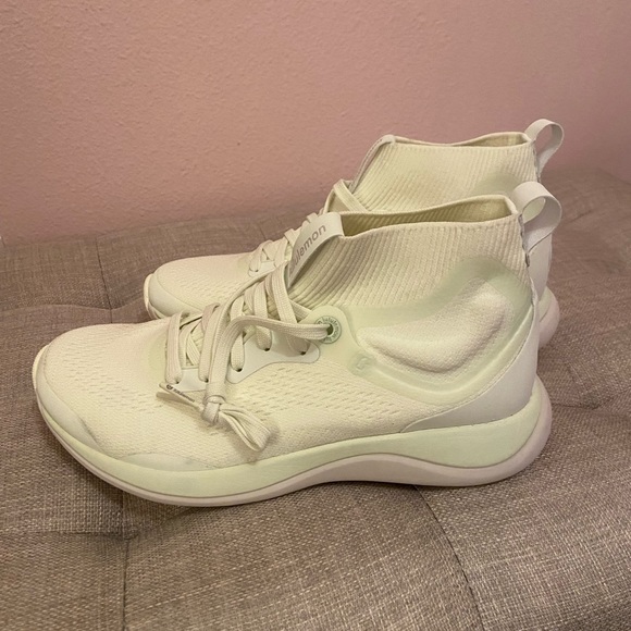 Lululemon Chargefeel Mid Shoes - Picture 4 of 9